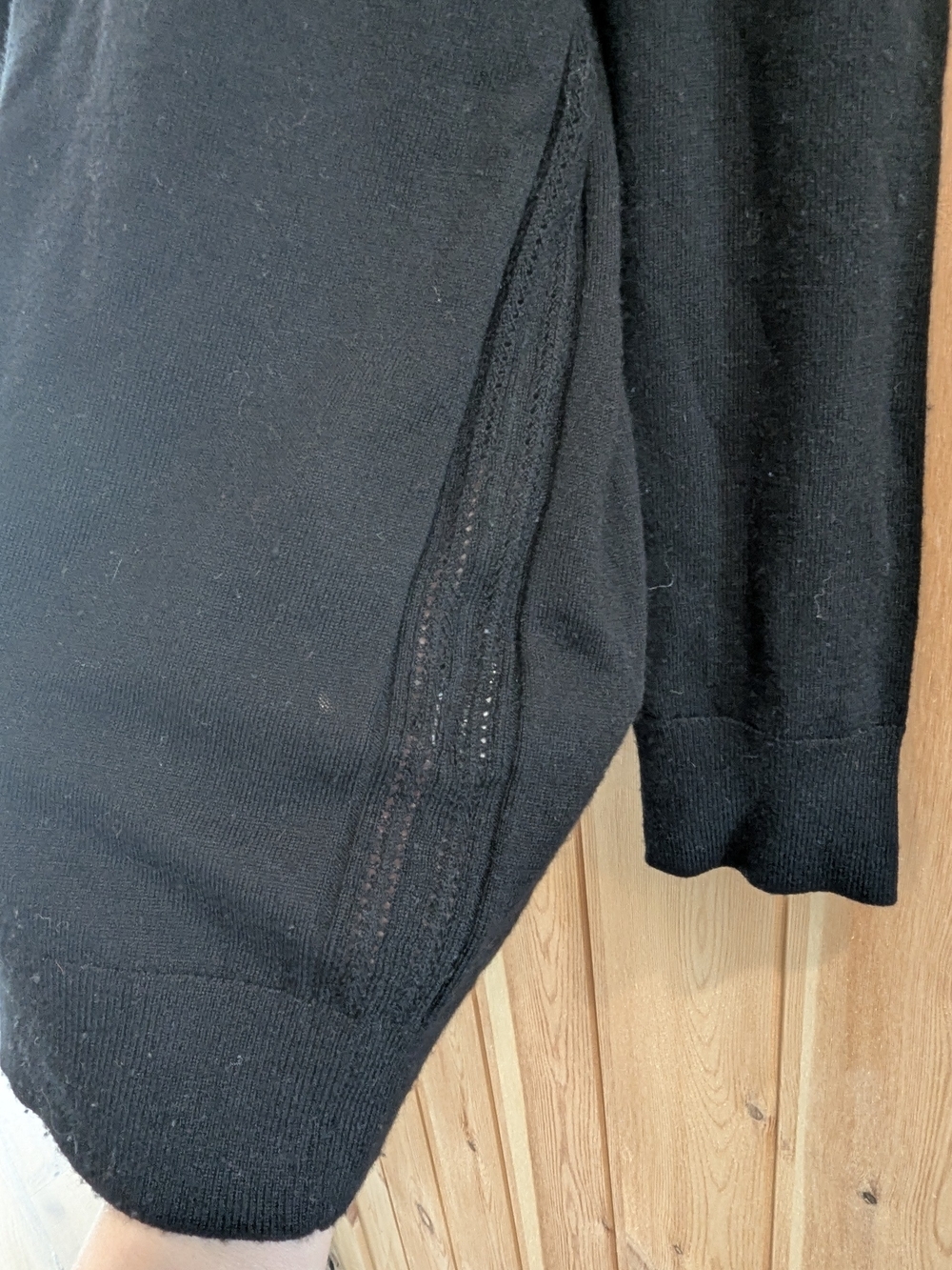 Banana Republic 100% Merino Wool V-Neck Sweater - Picture 7 of 9